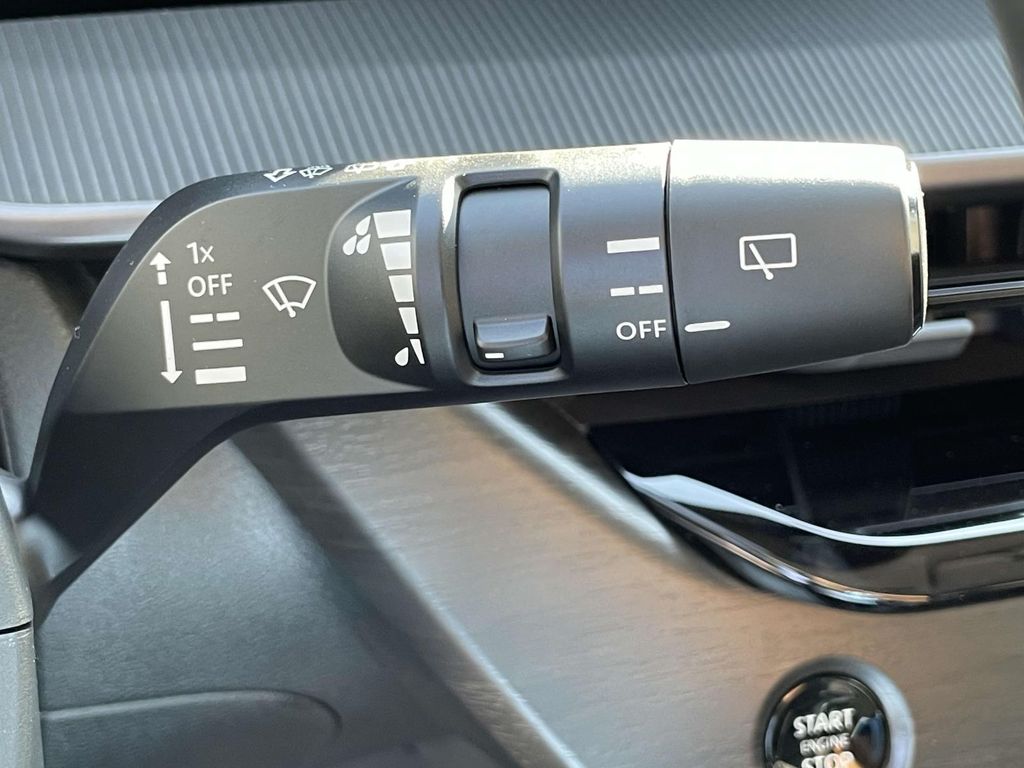 2025 Nissan Murano SV photo 17