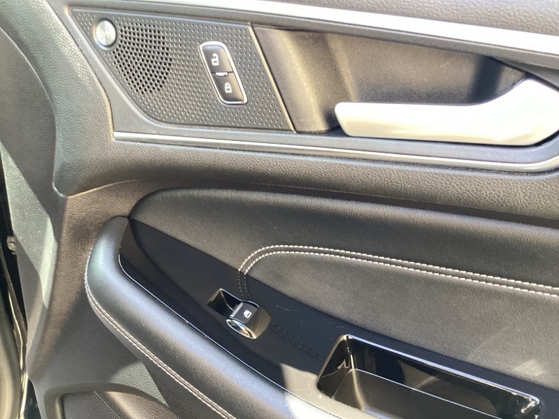 2019 Ford Edge Titanium photo 14