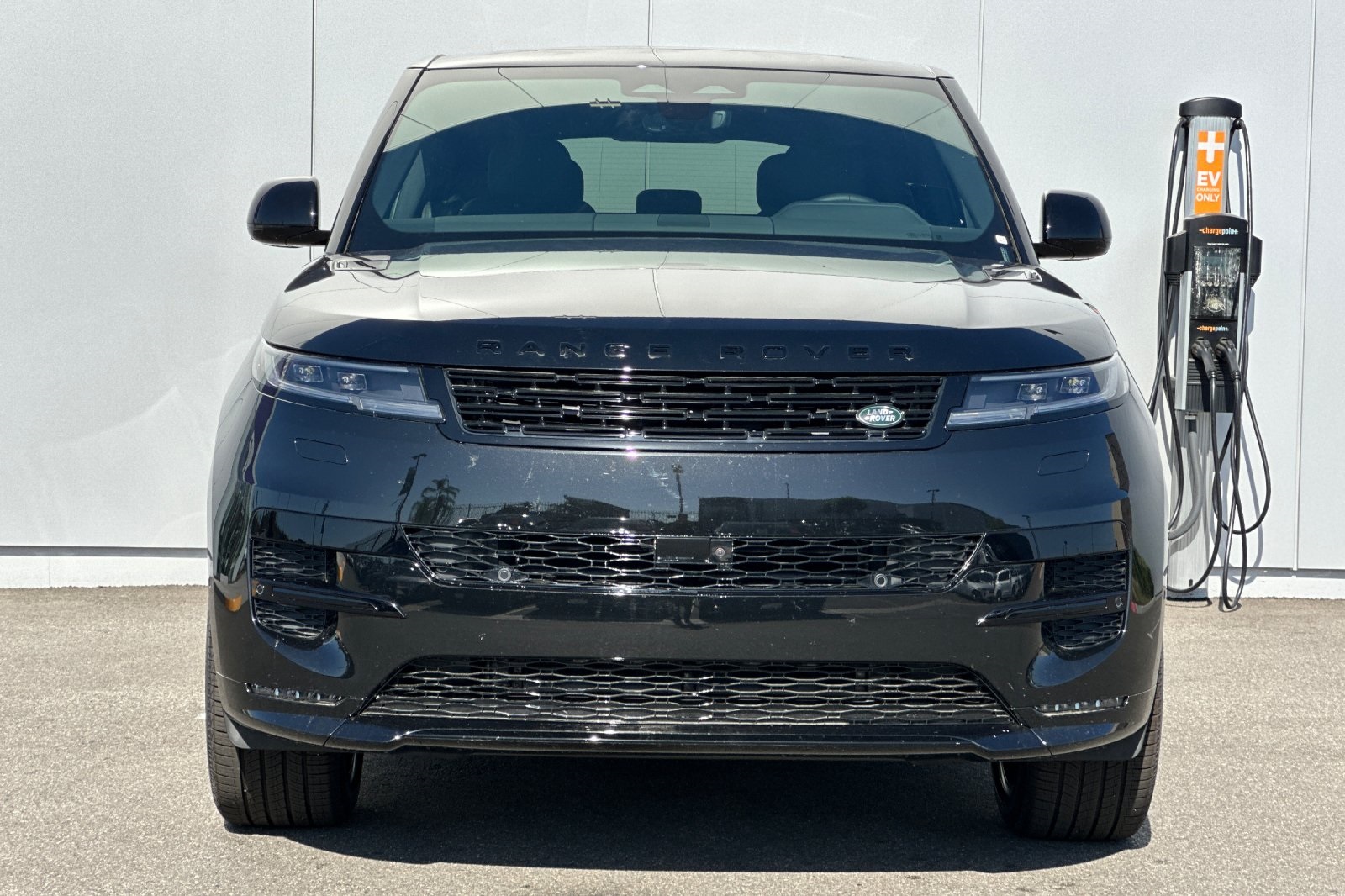 2025 Land Rover Range Rover Sport SE photo 9