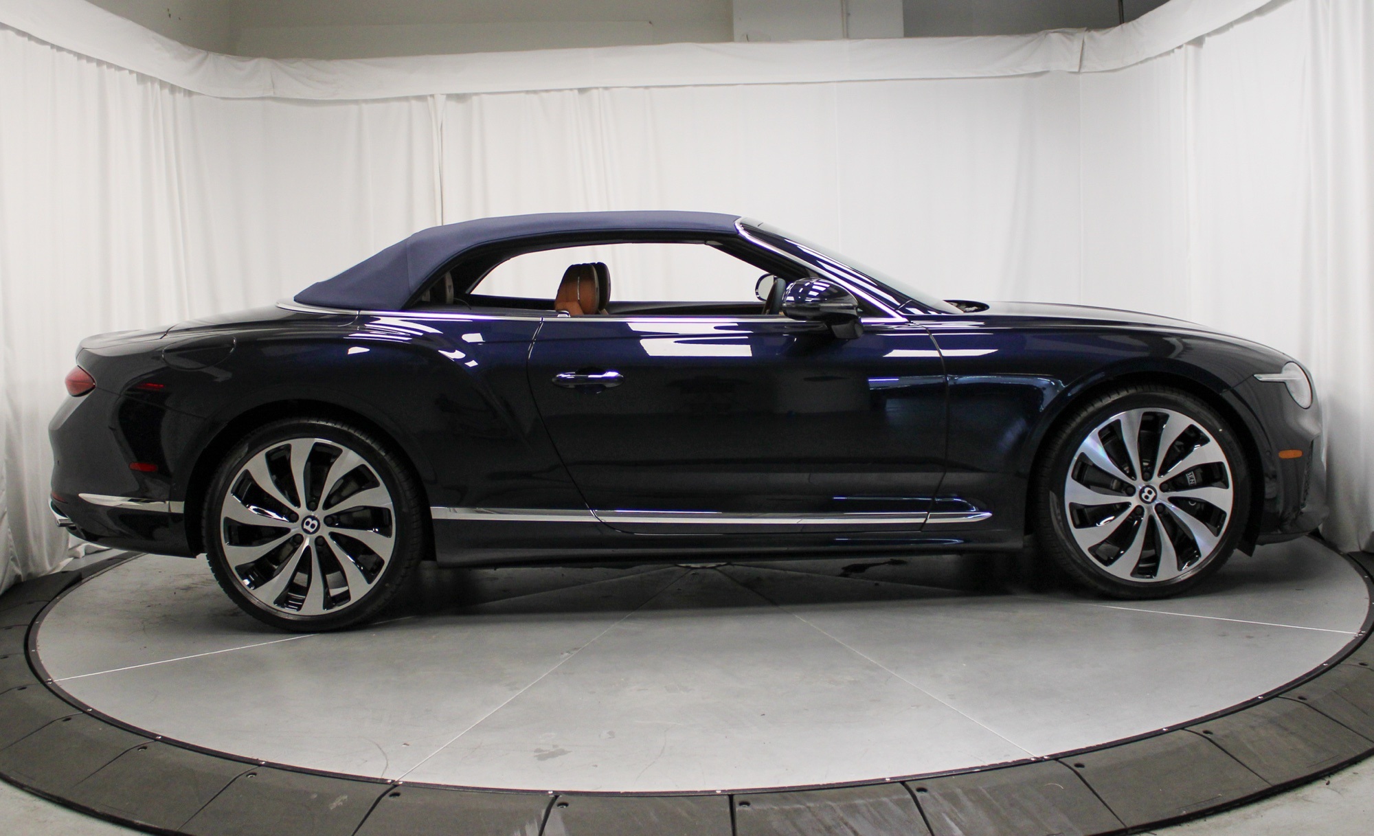 2026 Bentley Continental GTC photo 10