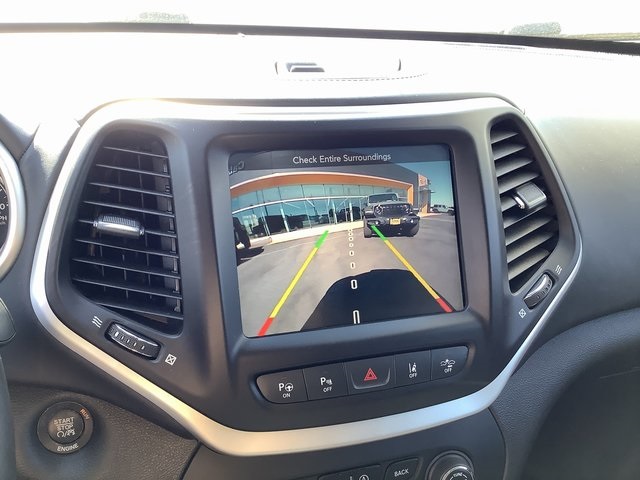 2016 Jeep Cherokee Overland photo 16