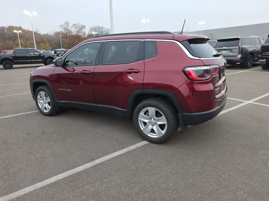 2022 Jeep Compass Latitude photo 3