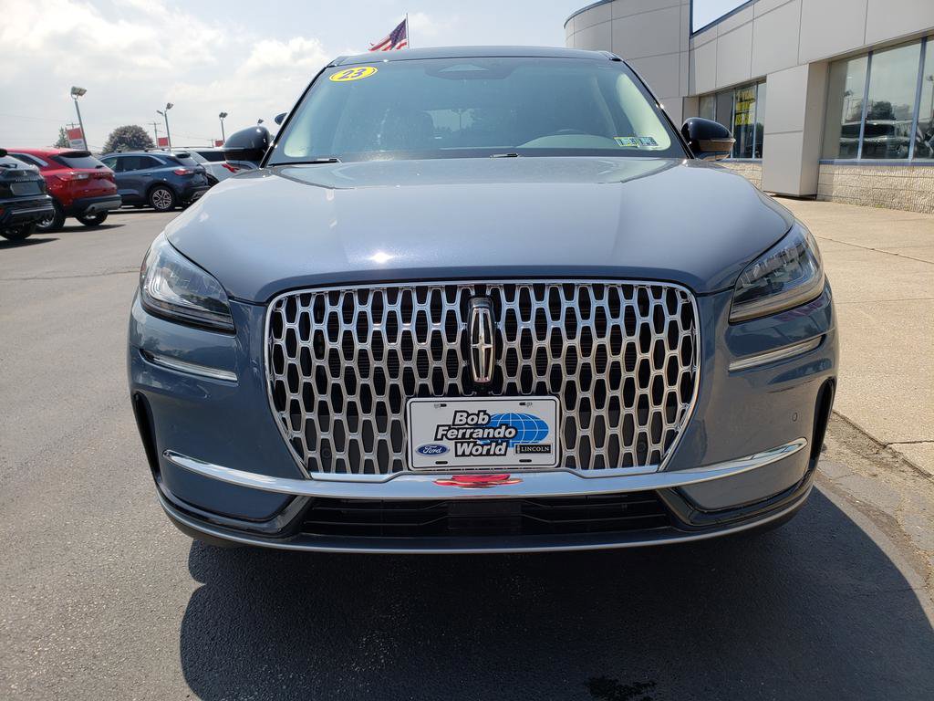2023 Lincoln Corsair Standard photo 4