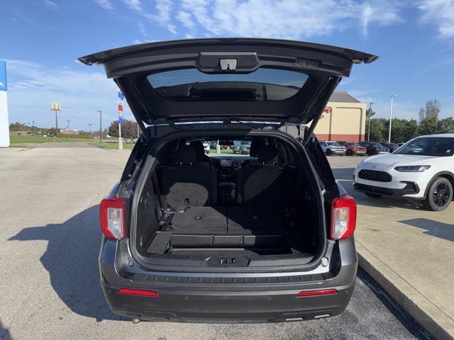 2020 Ford Explorer XLT photo 8