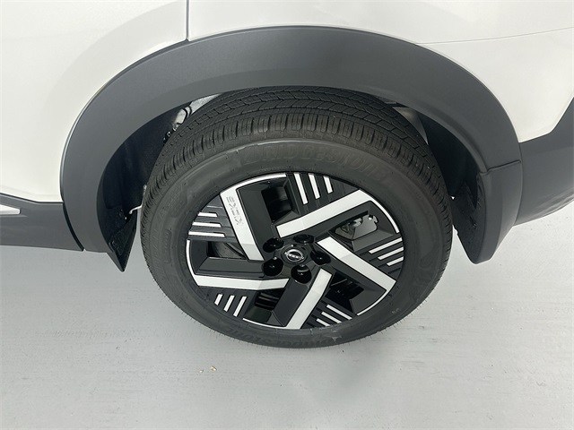 2026 Nissan Kicks SV photo 10