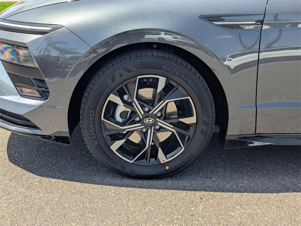 2025 Hyundai Sonata SEL photo 12