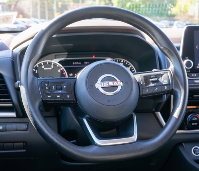 2022 Nissan Rogue SV photo 4