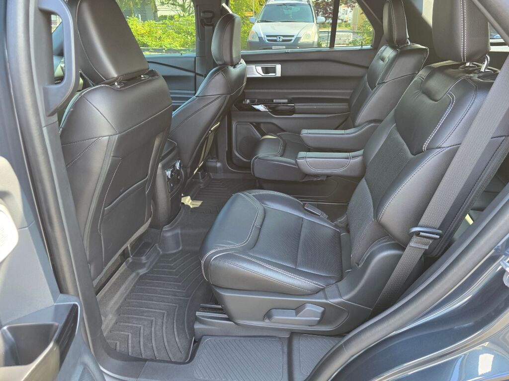 2023 Ford Explorer ST photo 14