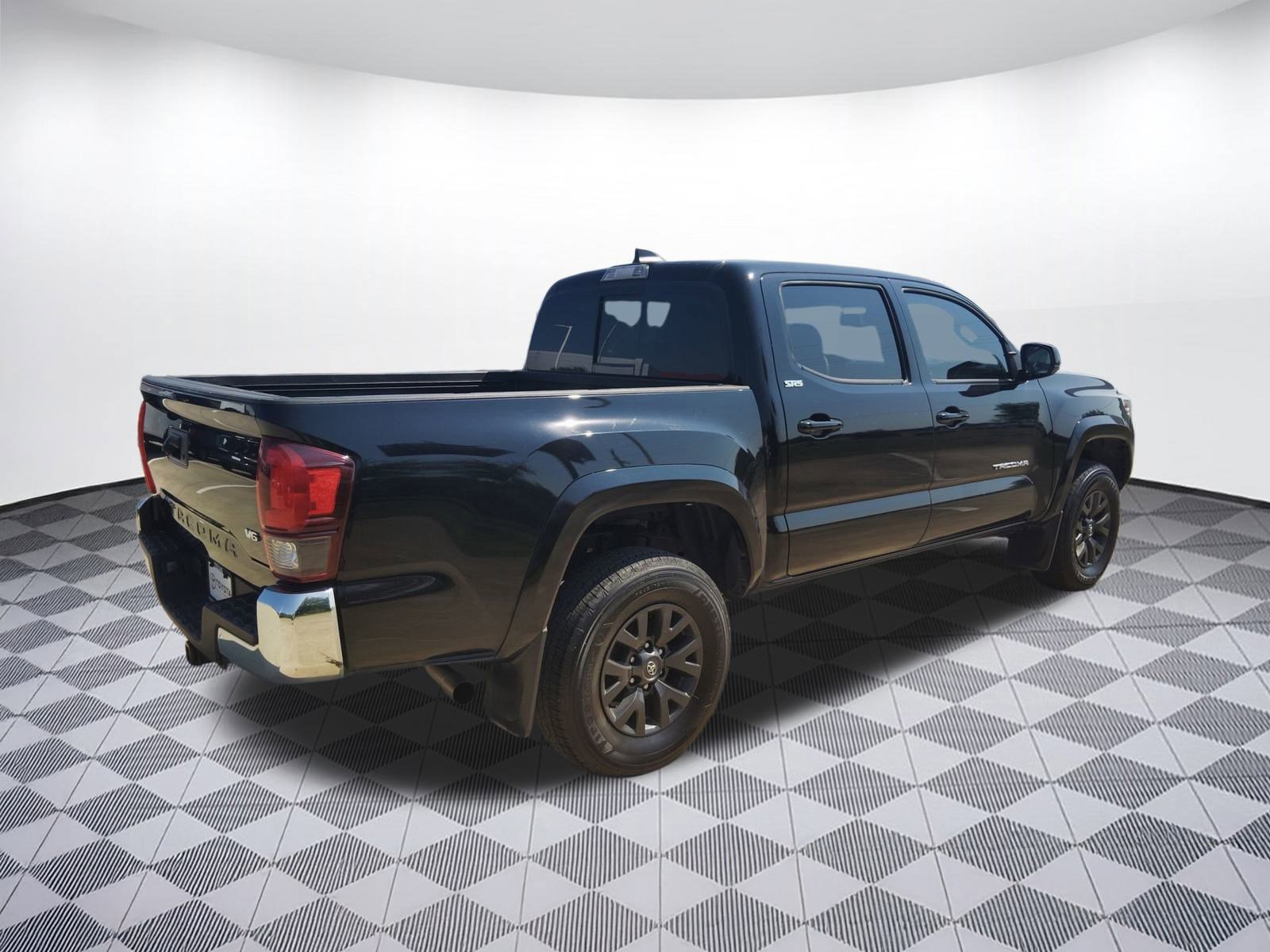 2023 Toyota Tacoma SR5 photo 9