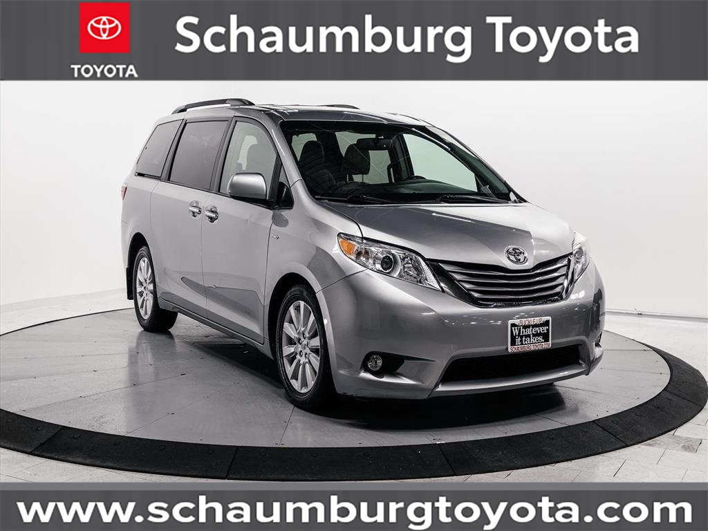 2017 Toyota Sienna XLE Premium's photo