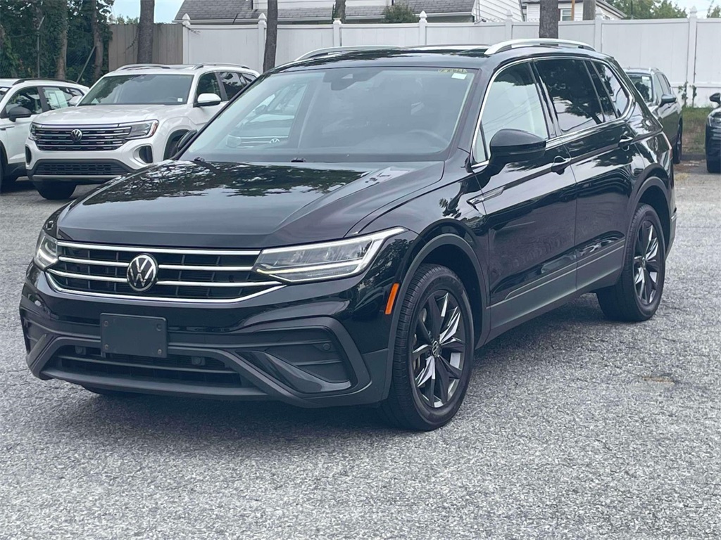 2022 Volkswagen Tiguan SE photo 3