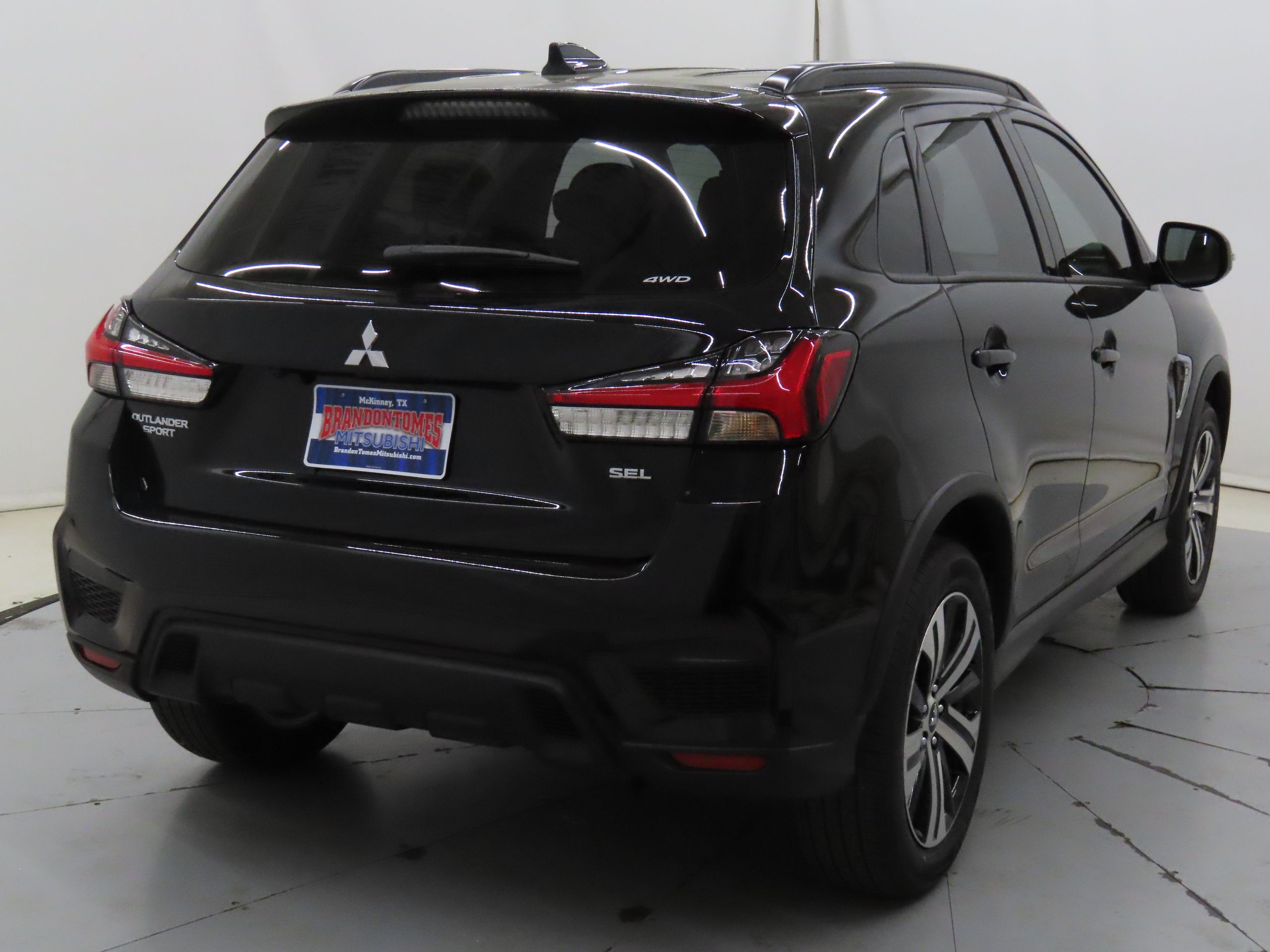 2025 Mitsubishi Outlander Sport SEL photo 3