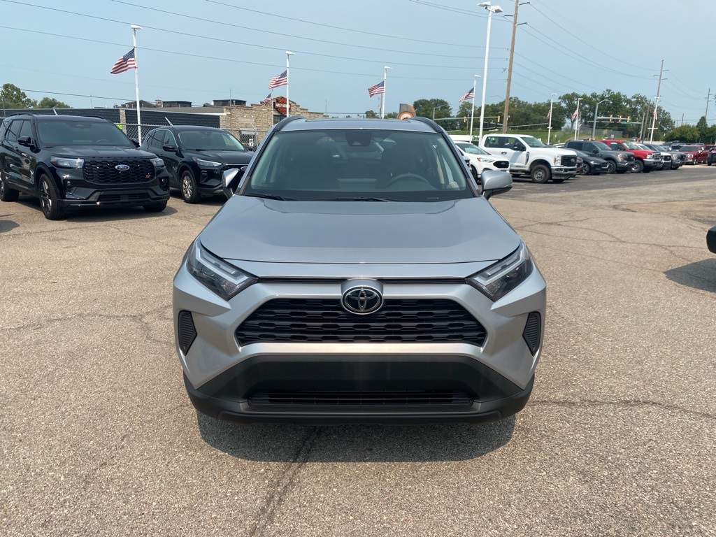 Used 2022 Toyota RAV4 XLE with VIN 2T3W1RFV3NC182795 for sale in Kansas City