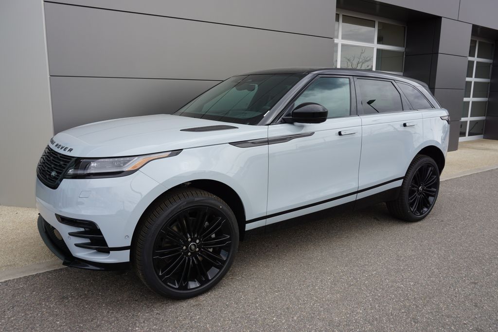 2026 Land Rover Range Rover Velar SE photo 3