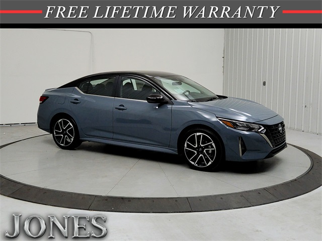 2025 Nissan Sentra SR's photo