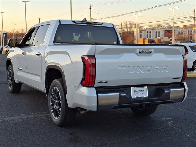 2025 Toyota Tundra Limited CrewMax photo 4