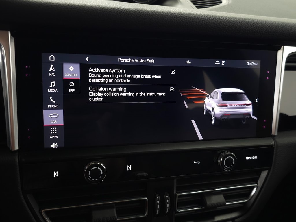 2022 PORSCHE MACAN - Image 25