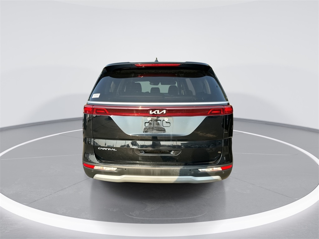 2023 Kia Carnival LX photo 7