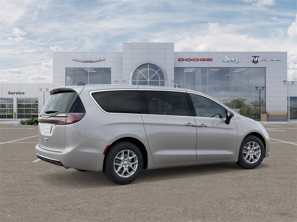 2026 Chrysler Pacifica photo 4