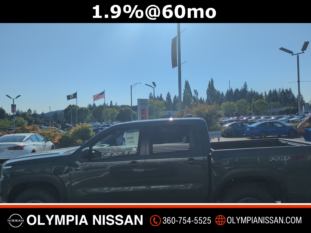 2025 Nissan Frontier Crew Cab PRO-4X photo 4