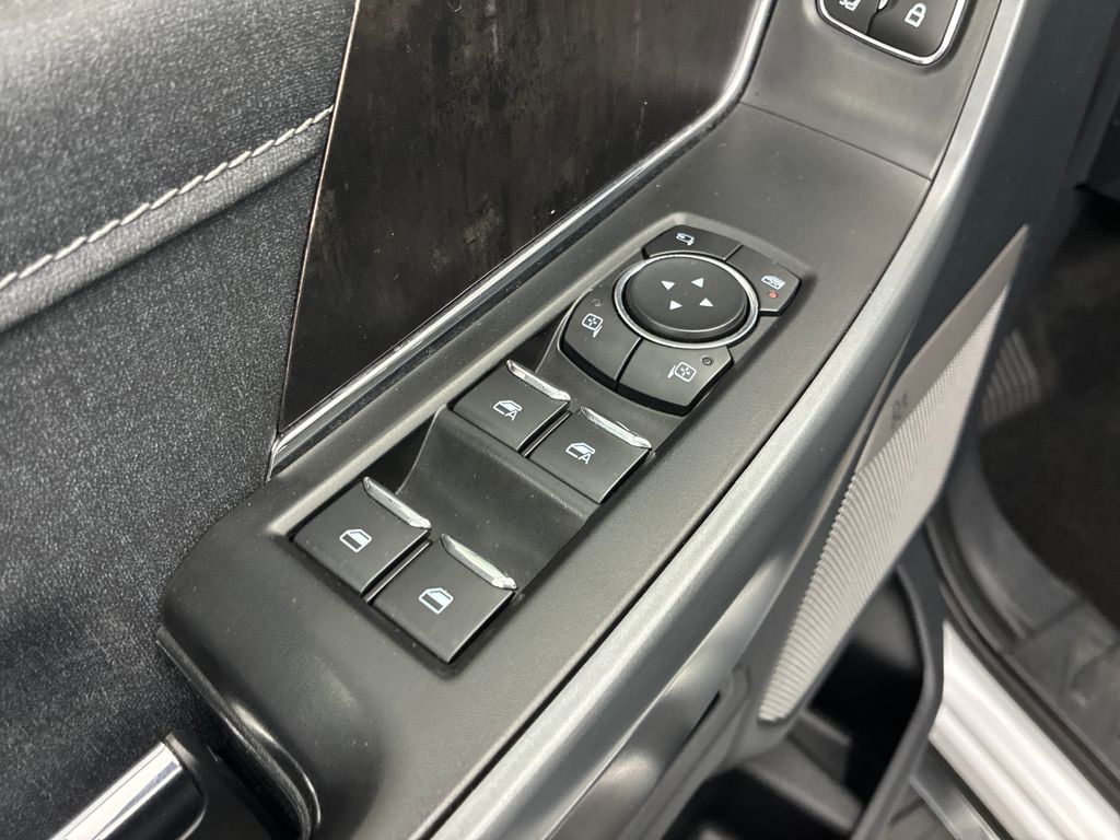 2022 Ford F-150 Lariat photo 10