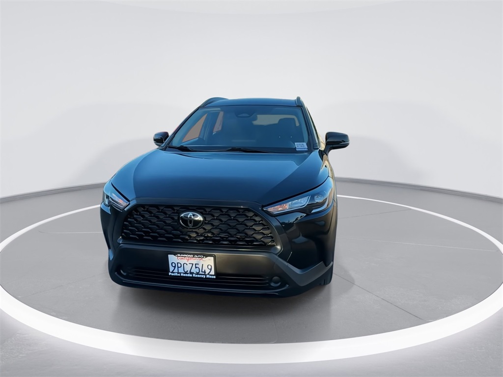 2023 Toyota Corolla Cross LE photo 4