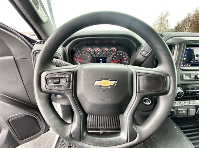 2025 Chevrolet Silverado 1500 Custom photo 4