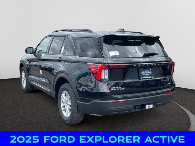 2025 Ford Explorer photo 3