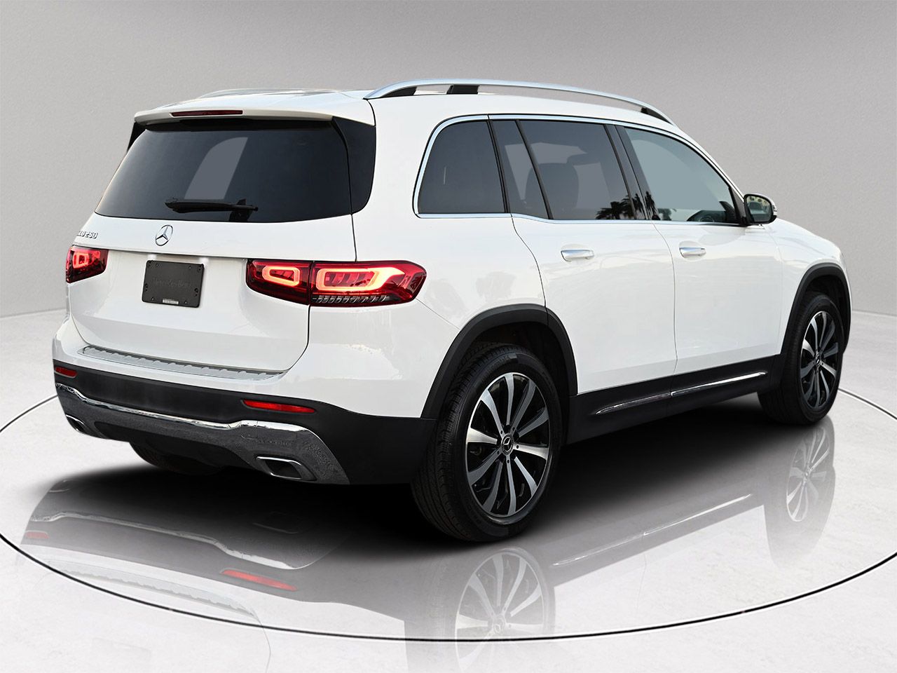 2022 Mercedes Benz GLB 250 photo 2