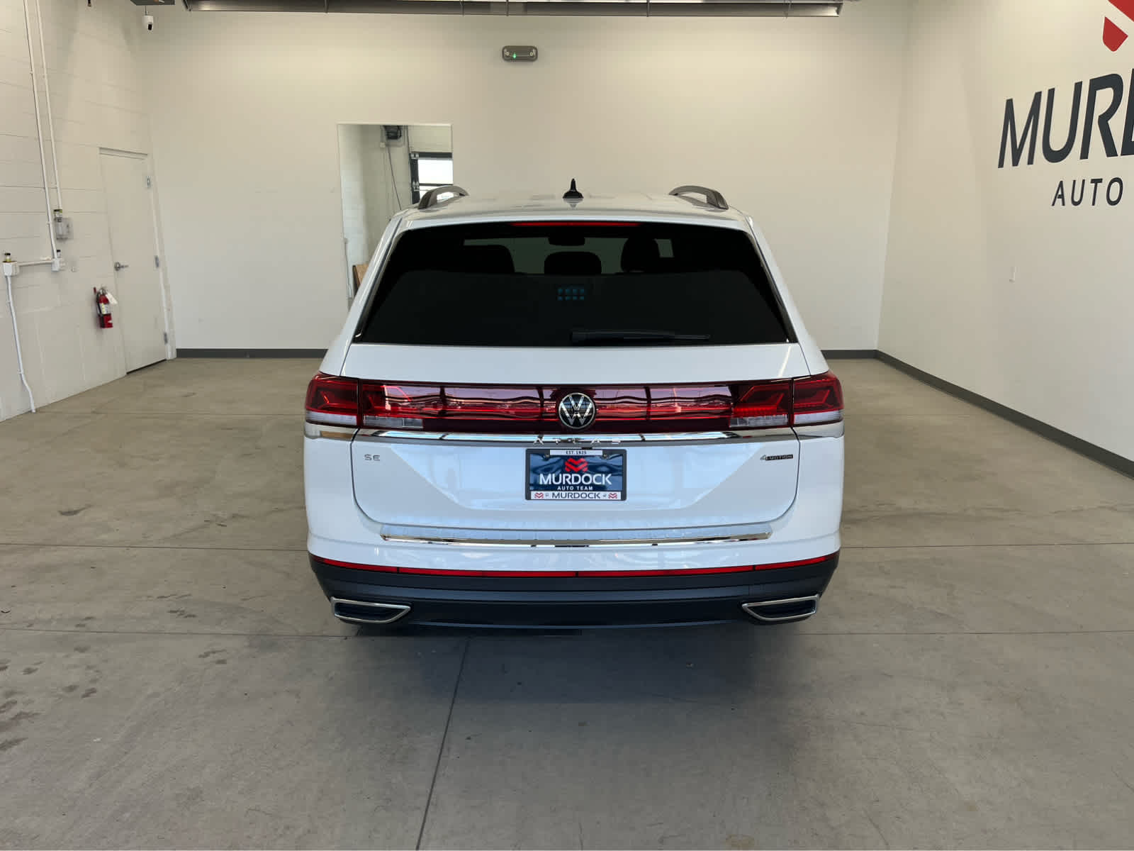 2026 Volkswagen Atlas SE photo 2