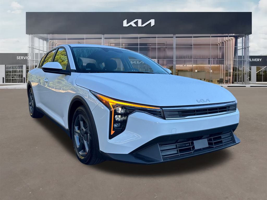 2025 Kia K4 LXS's photo