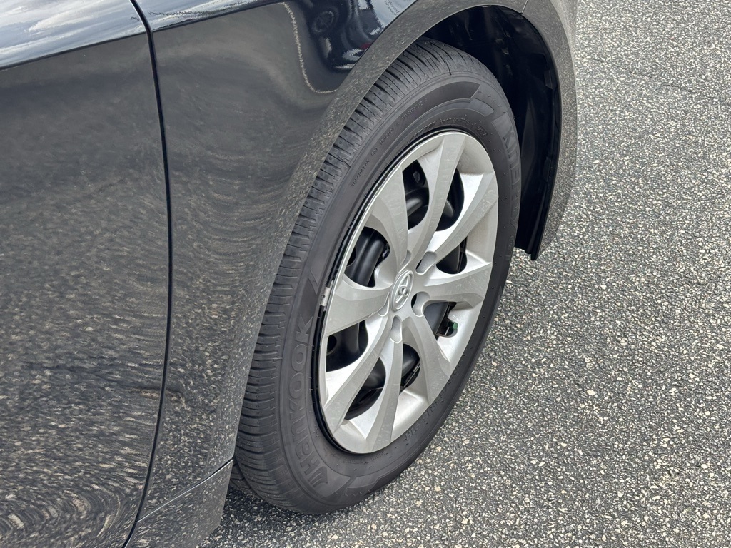 2025 Toyota Corolla LE photo 22