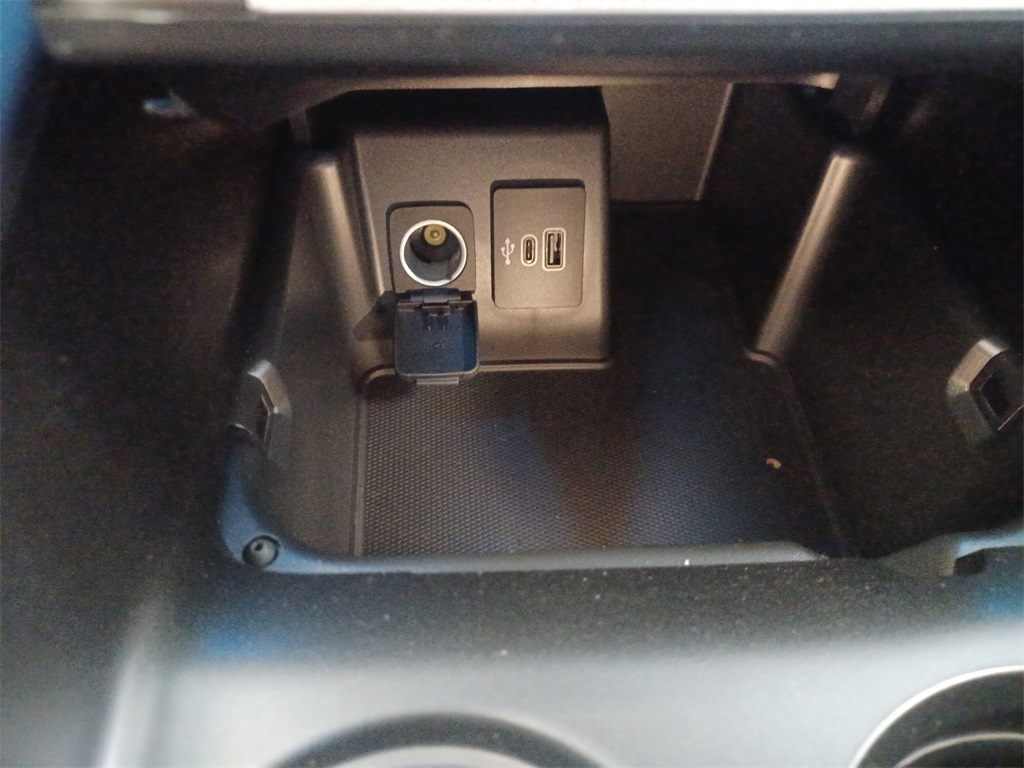 2025 Ford Explorer ST photo 31
