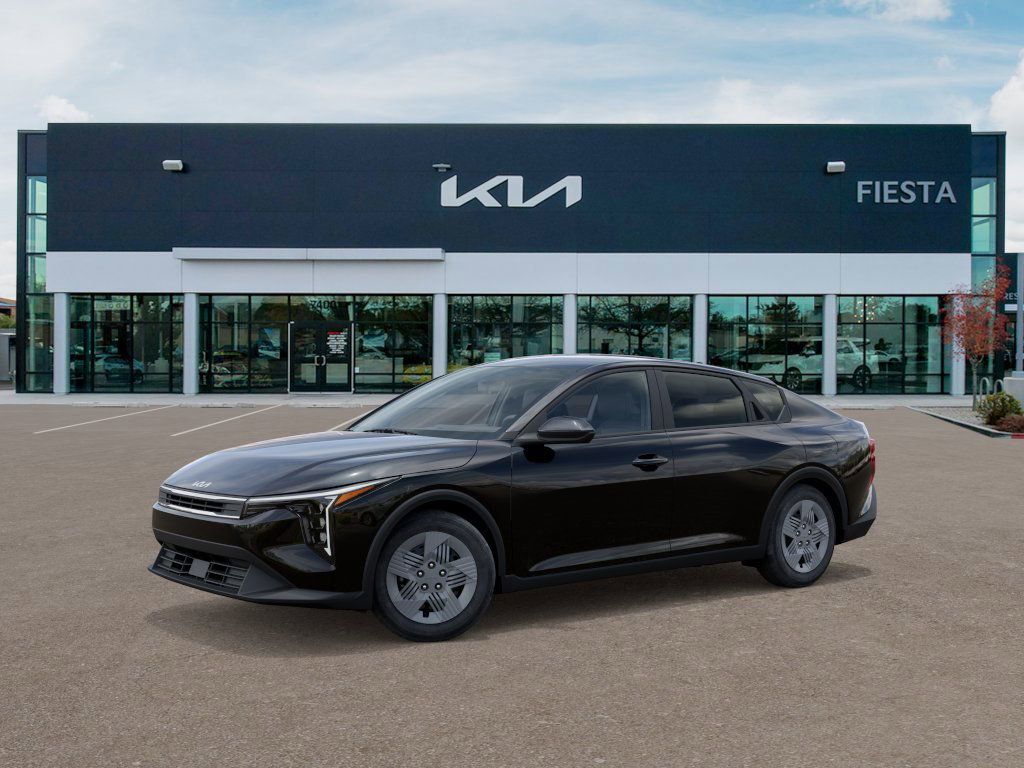 2025 Kia K4 LXS photo 3