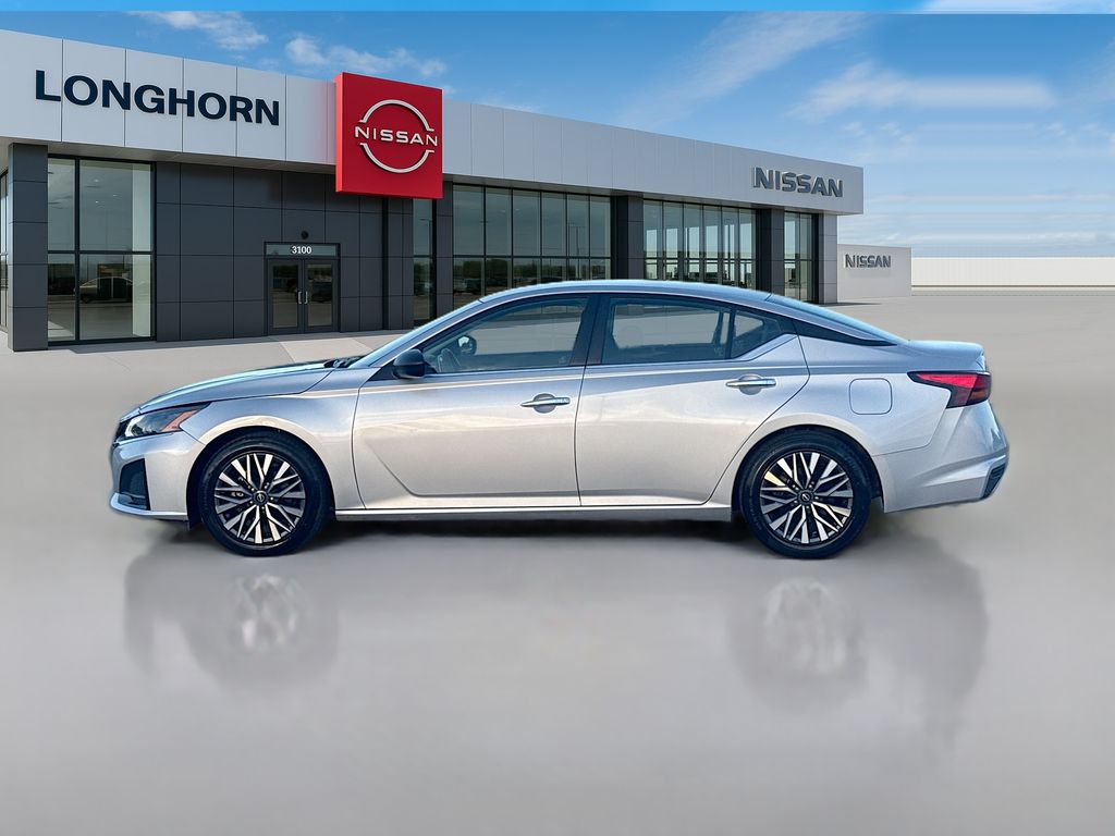 2024 Nissan Altima 2.5 SV photo 3