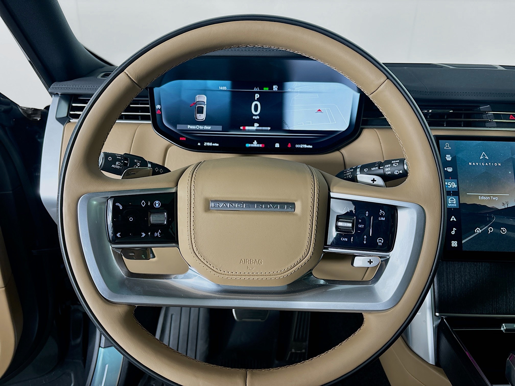 2025 Land Rover Range Rover SE photo 10