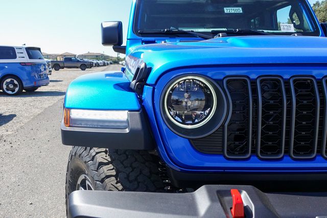 2025 Jeep Wrangler Rubicon photo 3