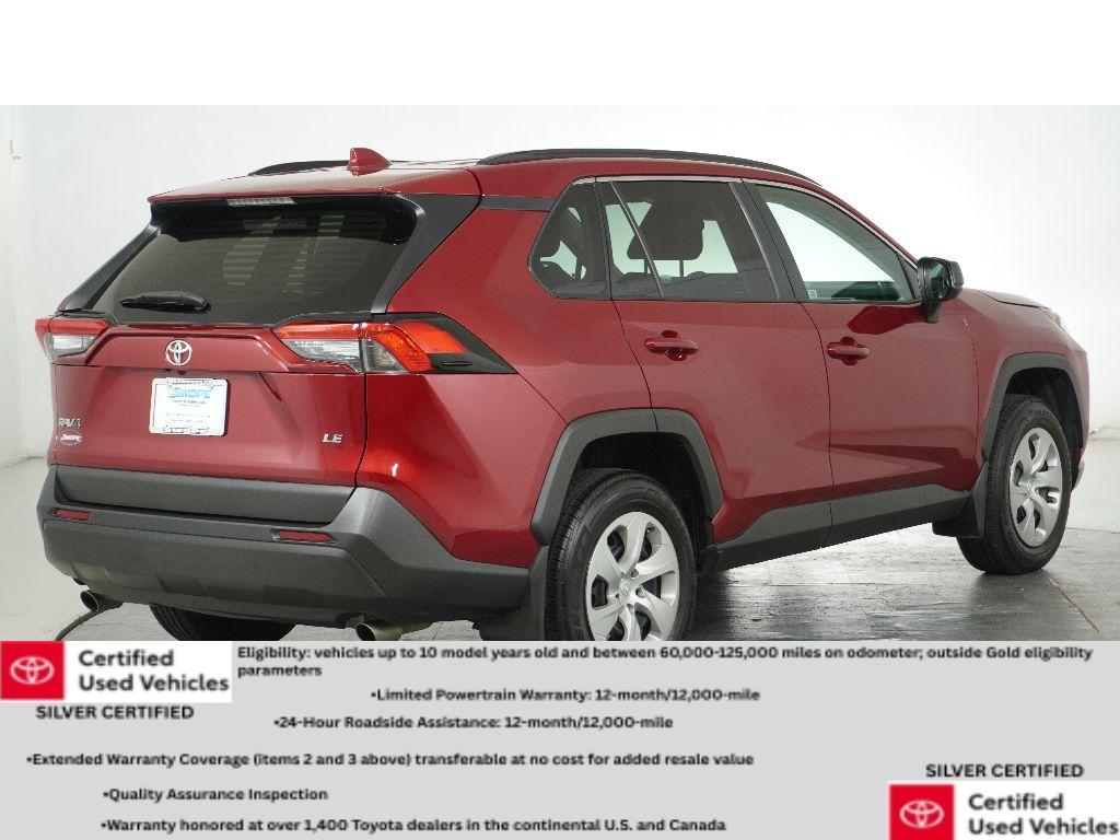2021 Toyota RAV4 LE photo 3