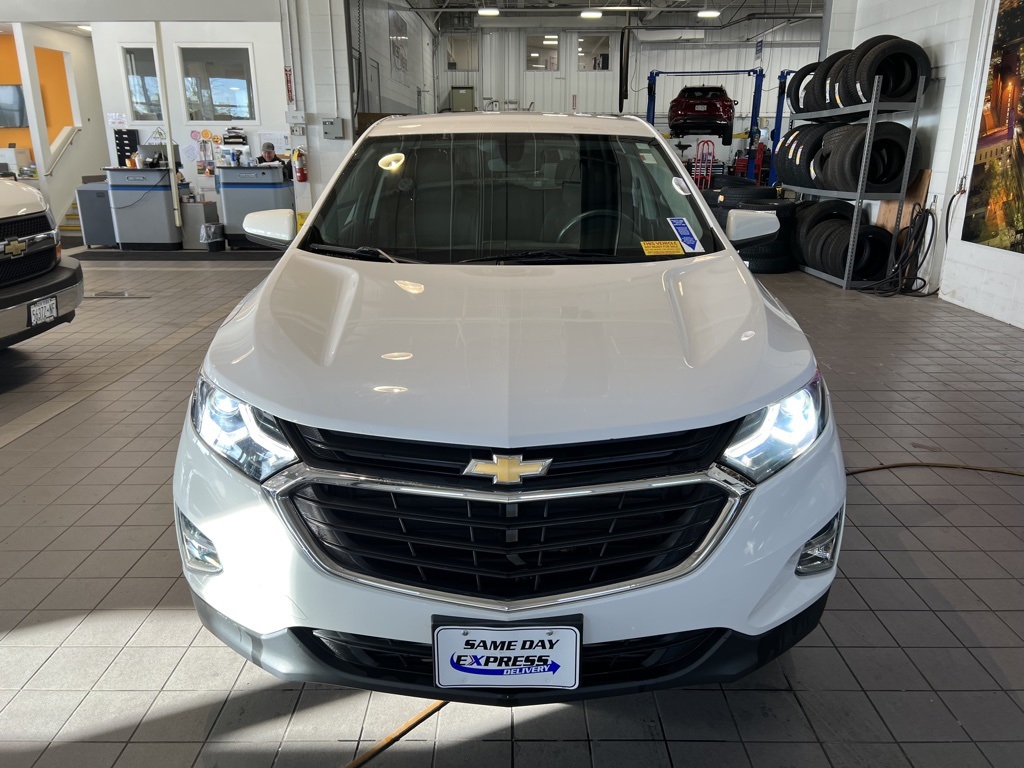 2018 Chevrolet Equinox LT photo 2