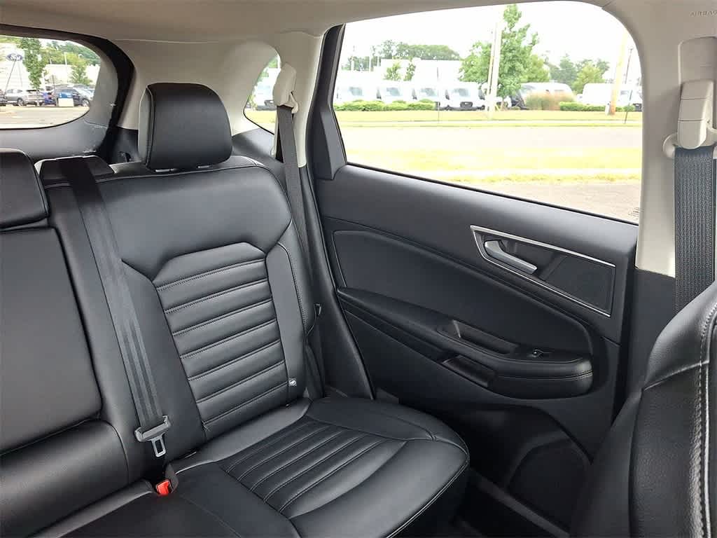 2022 Ford Edge SEL photo 11