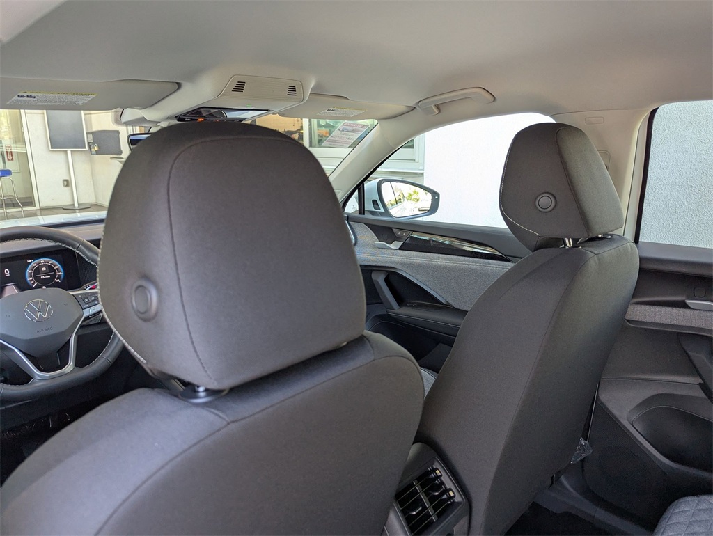 2025 Volkswagen Tiguan S photo 14