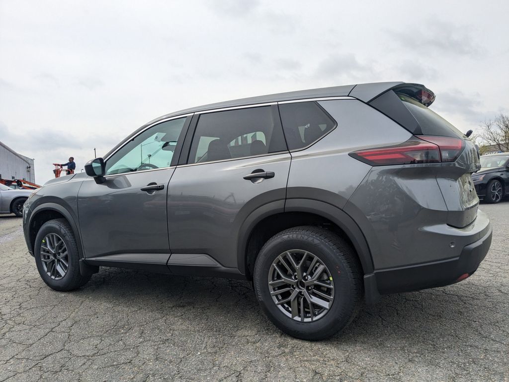 2025 Nissan Rogue S photo 5