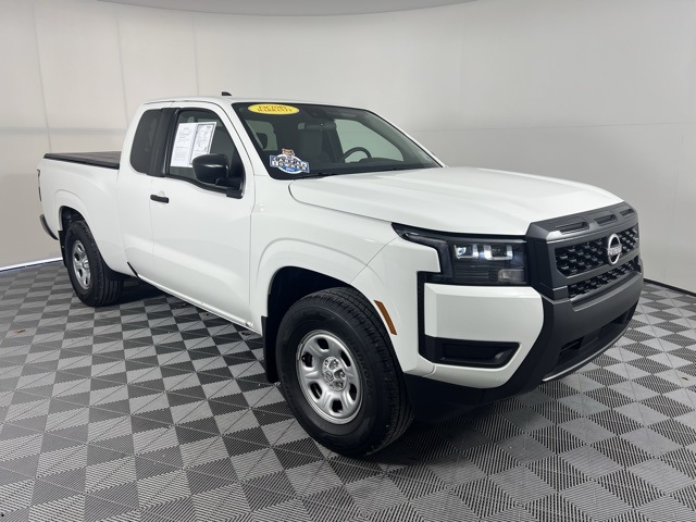 2026 Nissan Frontier S's photo