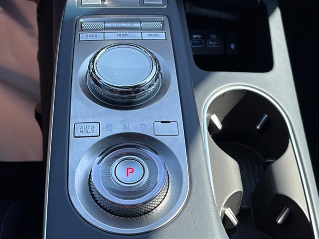 2025 Genesis GV70 2.5T Standard photo 26