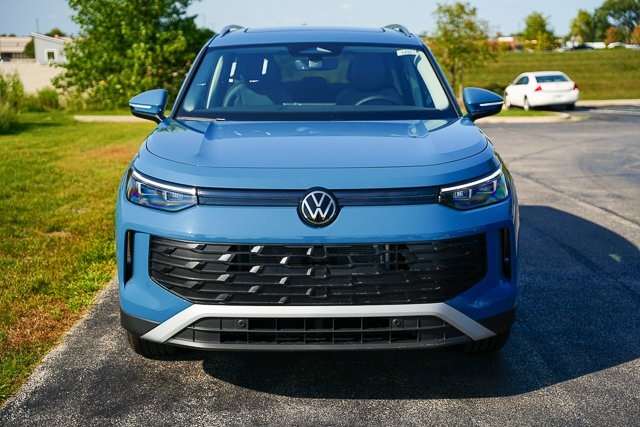 2025 Volkswagen Tiguan SE photo 4