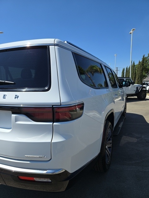 2023 Jeep Wagoneer L Series II photo 8