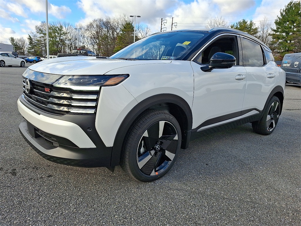 2026 Nissan Kicks SR photo 2