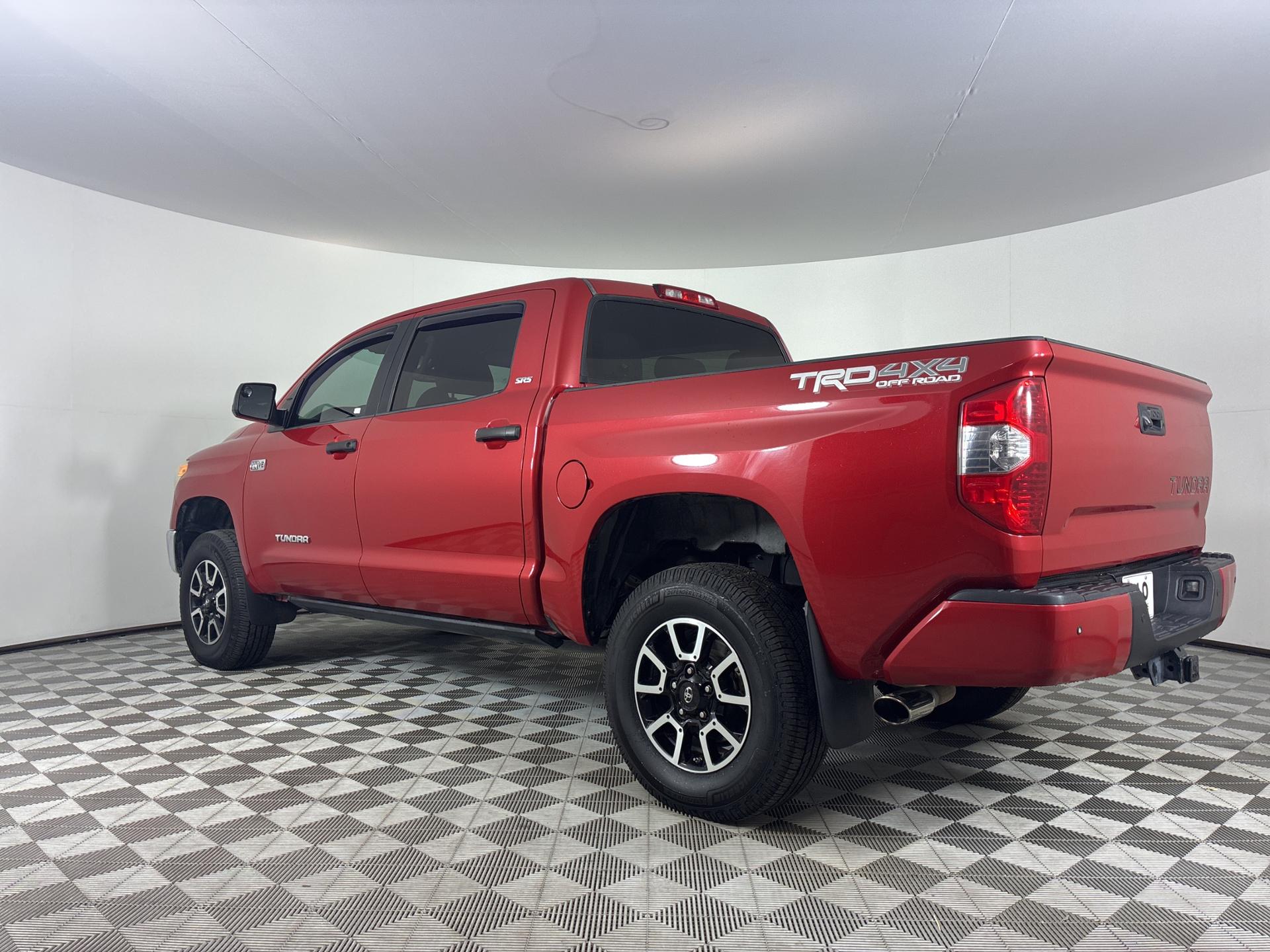 2017 Toyota Tundra SR5 photo 3