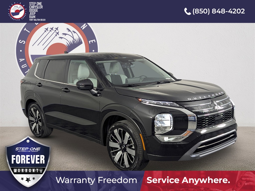 2025 Mitsubishi Outlander SE's photo