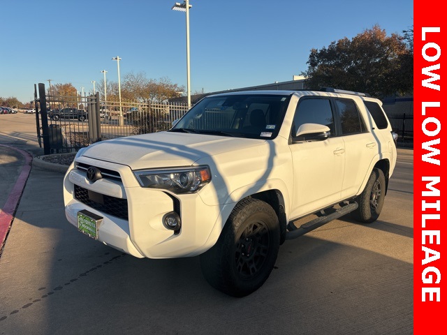 2023 Toyota 4Runner SR5 Premium's photo